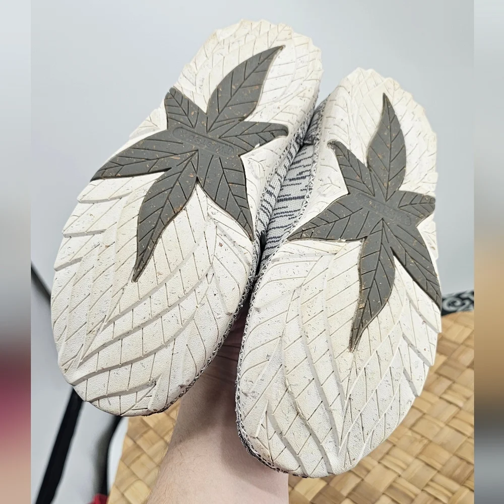Twisted X Gray Patterned Shoes Size 7